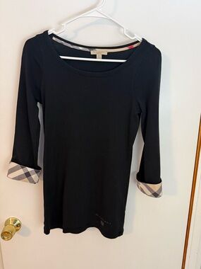Burberry Brit  Black Three-Quarter Sleeve Top with Signature Check Trim
Size med
